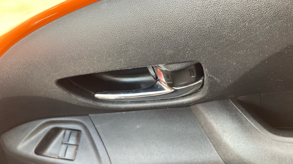 Toyota Aygo 1.0 VVT-i X-Cite 5 5dr Petrol Hatchback - Image 31