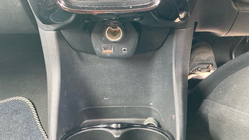 Toyota Aygo 1.0 VVT-i X-Cite 5 5dr Petrol Hatchback - Image 32