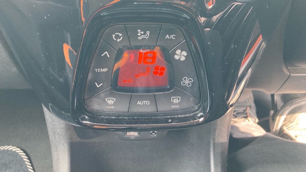 Toyota Aygo 1.0 VVT-i X-Cite 5 5dr Petrol Hatchback - Image 35