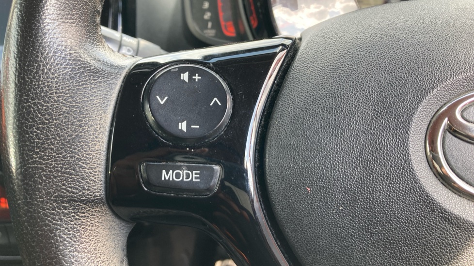 Toyota Aygo 1.0 VVT-i X-Cite 5 5dr Petrol Hatchback - Image 39