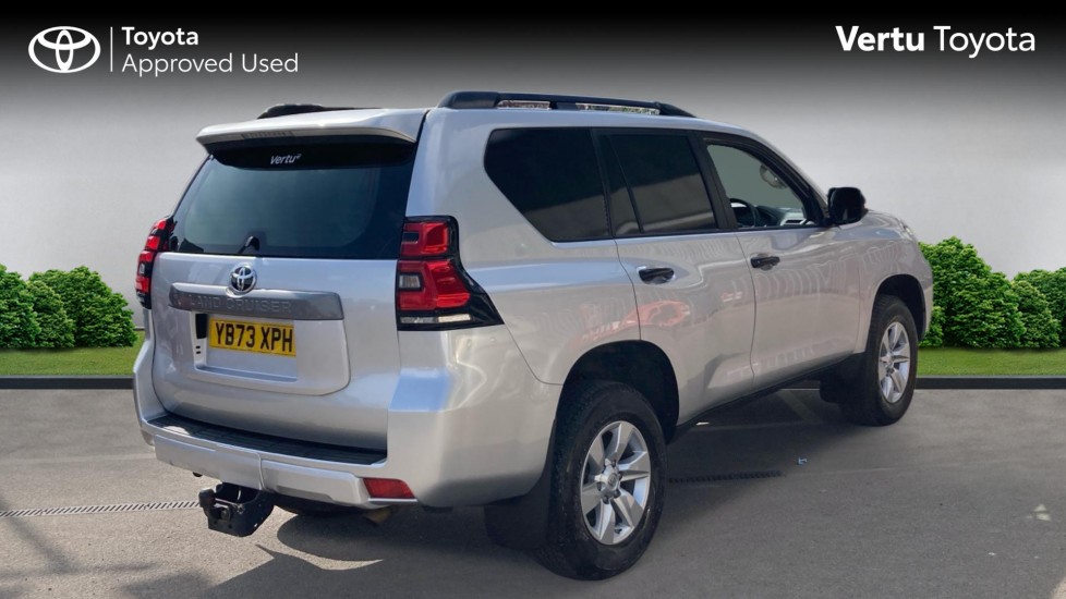 Toyota Land Cruiser Lwb Diesel 2.8D 204 Utility Commercial - Image 2