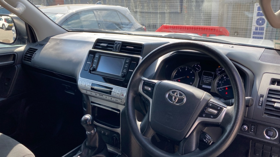 Toyota Land Cruiser Lwb Diesel 2.8D 204 Utility Commercial - Image 6