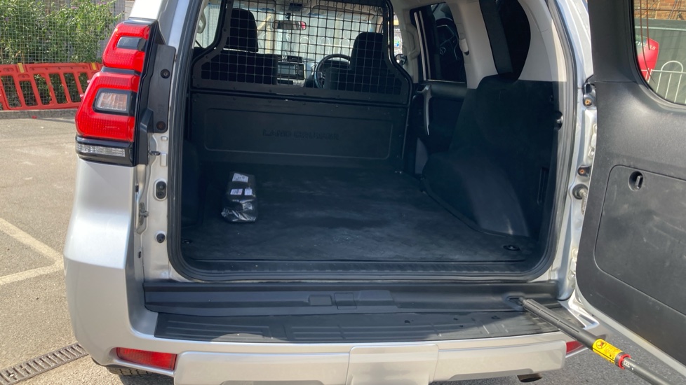 Toyota Land Cruiser Lwb Diesel 2.8D 204 Utility Commercial - Image 13