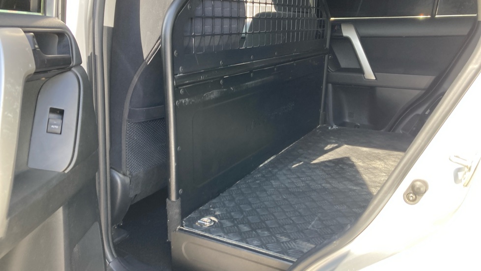 Toyota Land Cruiser Lwb Diesel 2.8D 204 Utility Commercial - Image 15
