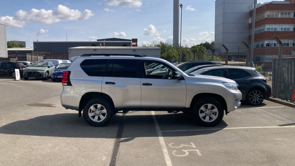 Toyota Land Cruiser Lwb Diesel 2.8D 204 Utility Commercial - Image 23