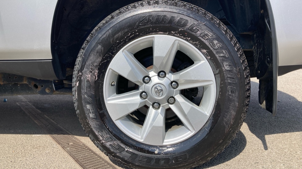 Toyota Land Cruiser Lwb Diesel 2.8D 204 Utility Commercial - Image 25