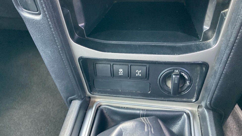 Toyota Land Cruiser Lwb Diesel 2.8D 204 Utility Commercial - Image 30