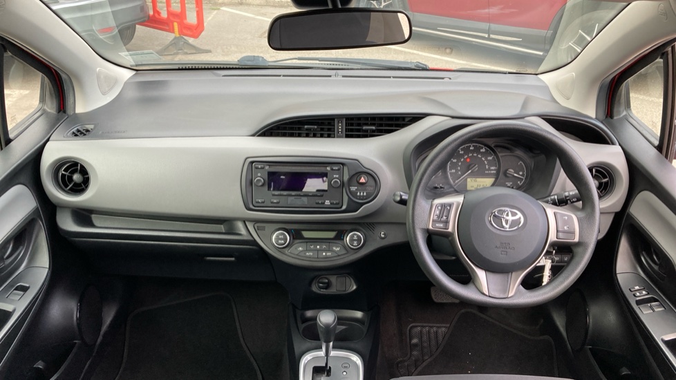 Toyota Yaris 1.5 Hybrid Active 5dr CVT Hybrid Hatchback - Image 6