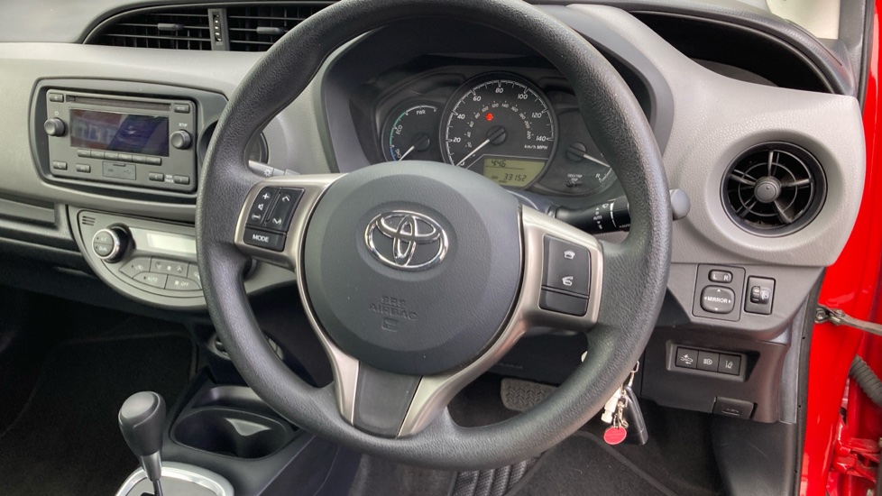 Toyota Yaris 1.5 Hybrid Active 5dr CVT Hybrid Hatchback - Image 7