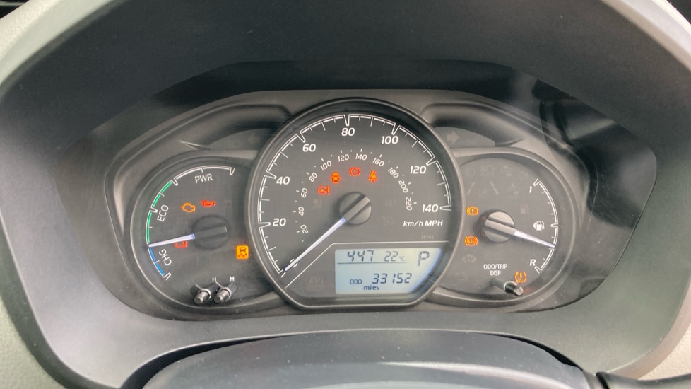 Toyota Yaris 1.5 Hybrid Active 5dr CVT Hybrid Hatchback - Image 11