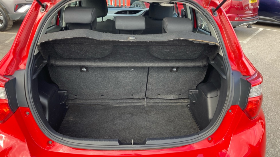 Toyota Yaris 1.5 Hybrid Active 5dr CVT Hybrid Hatchback - Image 13