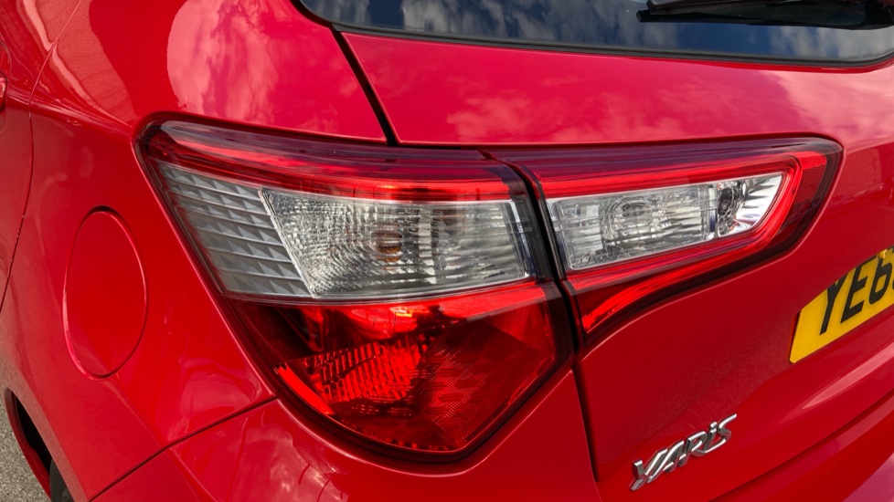 Toyota Yaris 1.5 Hybrid Active 5dr CVT Hybrid Hatchback - Image 21