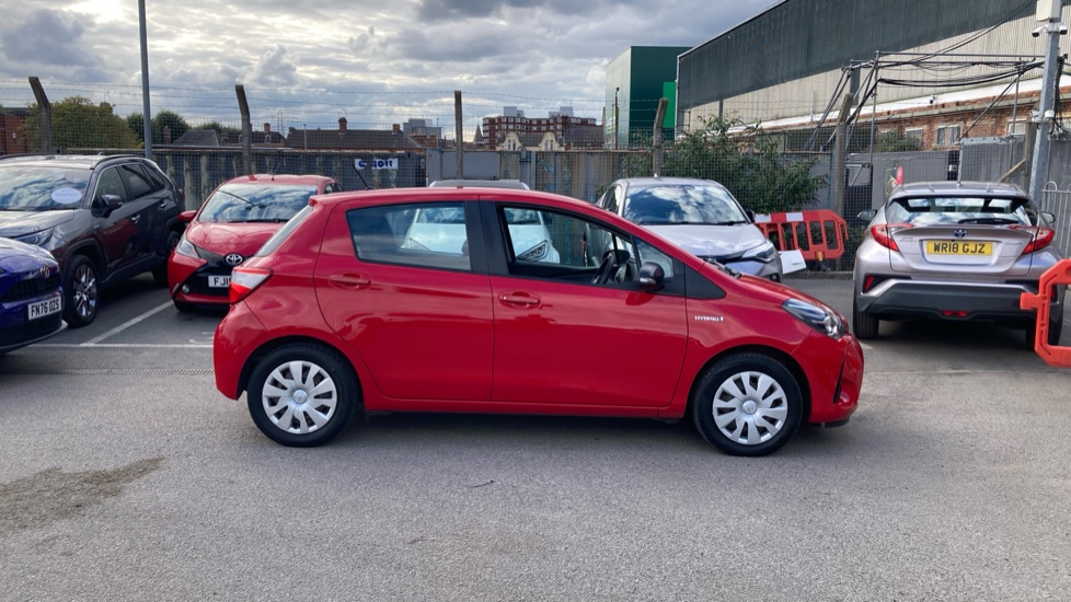 Toyota Yaris 1.5 Hybrid Active 5dr CVT Hybrid Hatchback - Image 23