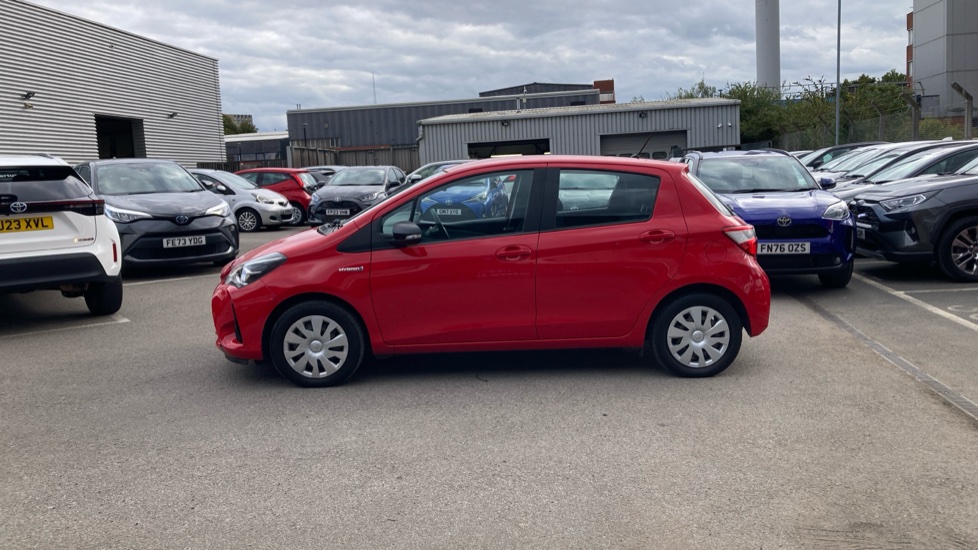 Toyota Yaris 1.5 Hybrid Active 5dr CVT Hybrid Hatchback - Image 24