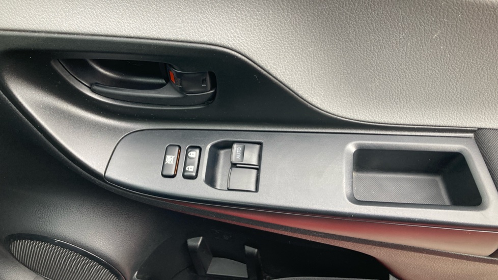 Toyota Yaris 1.5 Hybrid Active 5dr CVT Hybrid Hatchback - Image 32