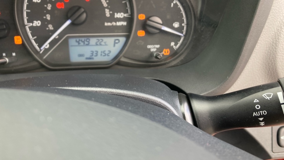 Toyota Yaris 1.5 Hybrid Active 5dr CVT Hybrid Hatchback - Image 33