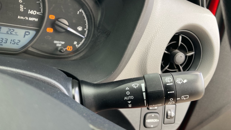 Toyota Yaris 1.5 Hybrid Active 5dr CVT Hybrid Hatchback - Image 34
