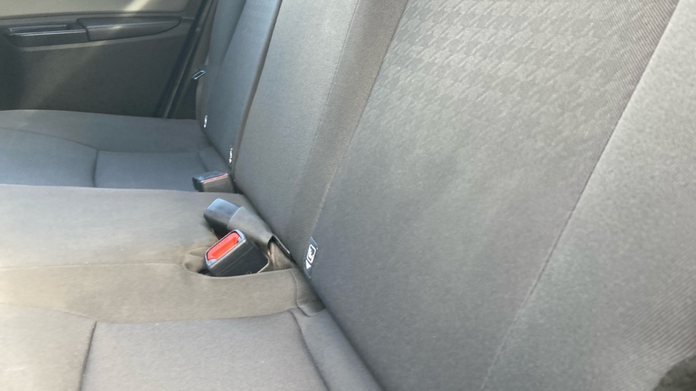 Toyota Yaris 1.5 Hybrid Active 5dr CVT Hybrid Hatchback - Image 40