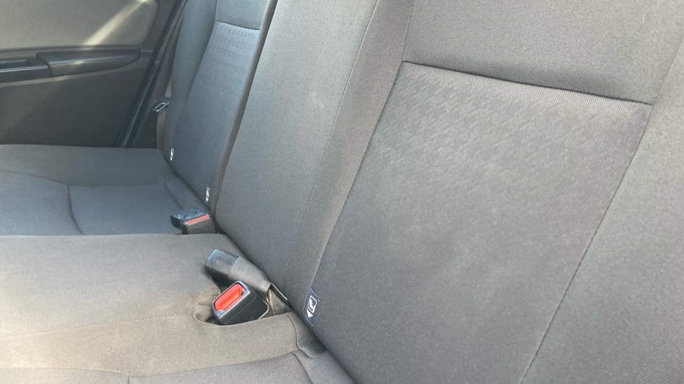 Toyota Yaris 1.5 Hybrid Active 5dr CVT Hybrid Hatchback - Image 41