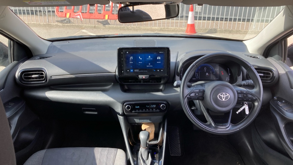 Toyota Yaris 1.5 Hybrid Design 5dr CVT Hybrid Hatchback - Image 6