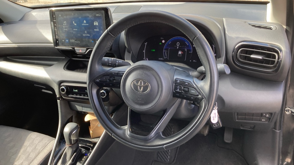 Toyota Yaris 1.5 Hybrid Design 5dr CVT Hybrid Hatchback - Image 7