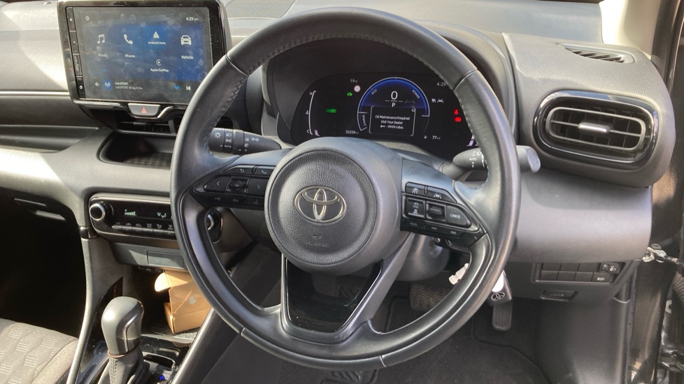 Toyota Yaris 1.5 Hybrid Design 5dr CVT Hybrid Hatchback - Image 10