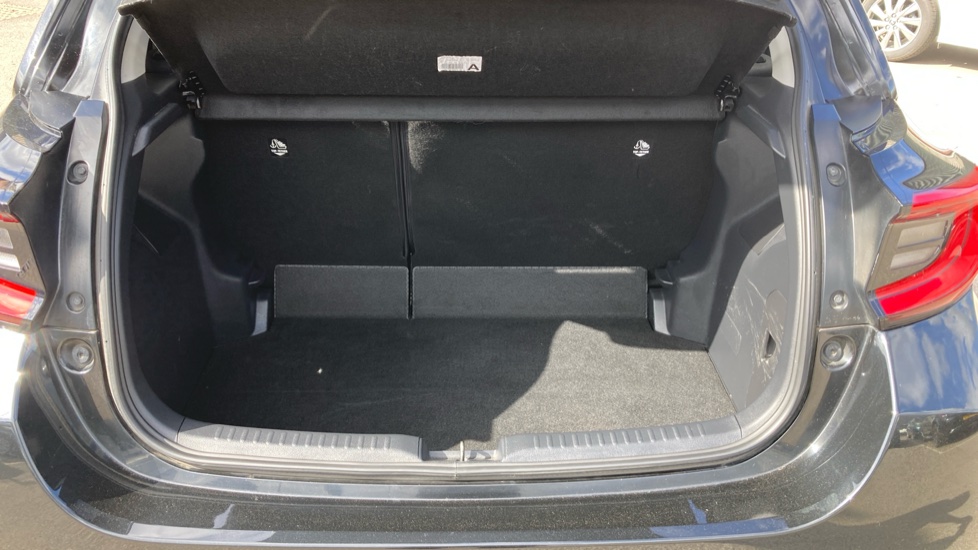 Toyota Yaris 1.5 Hybrid Design 5dr CVT Hybrid Hatchback - Image 13