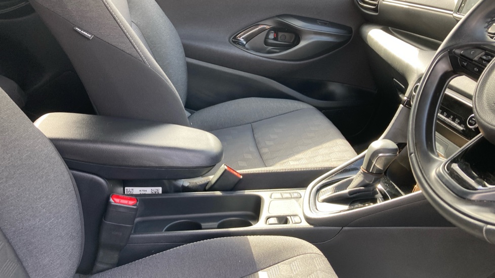 Toyota Yaris 1.5 Hybrid Design 5dr CVT Hybrid Hatchback - Image 18