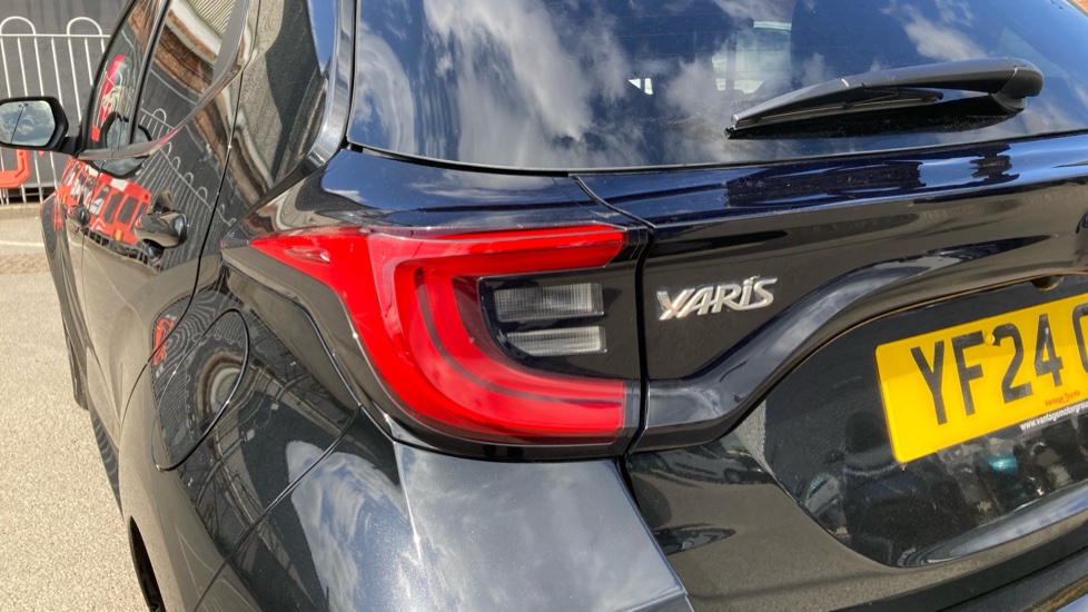 Toyota Yaris 1.5 Hybrid Design 5dr CVT Hybrid Hatchback - Image 21