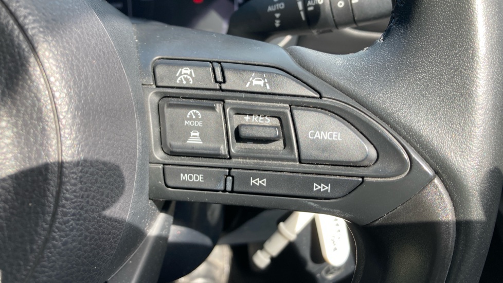 Toyota Yaris 1.5 Hybrid Design 5dr CVT Hybrid Hatchback - Image 33