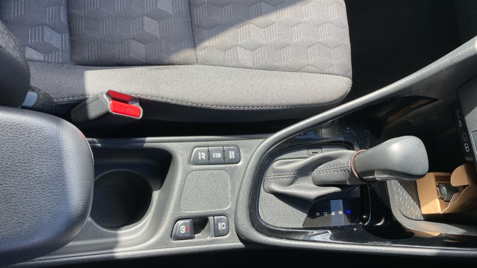 Toyota Yaris 1.5 Hybrid Design 5dr CVT Hybrid Hatchback - Image 37