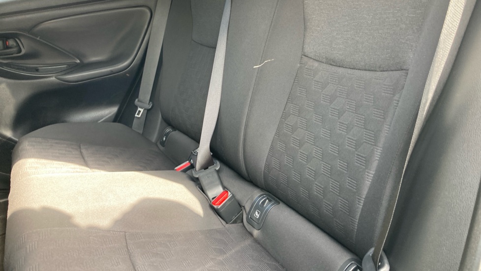 Toyota Yaris 1.5 Hybrid Design 5dr CVT Hybrid Hatchback - Image 40