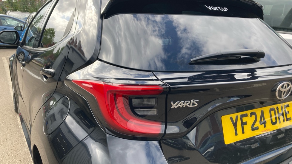 Toyota Yaris 1.5 Hybrid Design 5dr CVT Hybrid Hatchback - Image 41