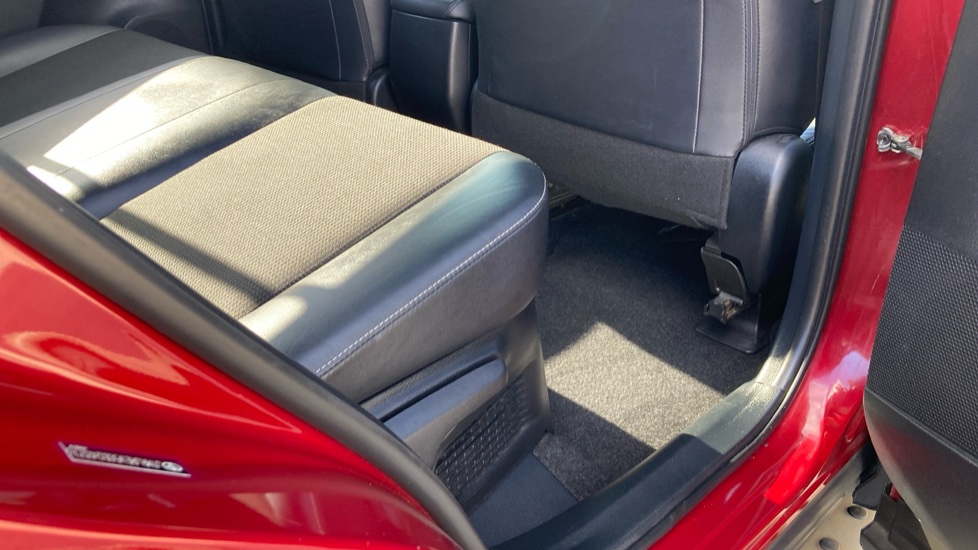 Toyota RAV4 2.5 VVT-i Hybrid Design TSS 5dr CVT Hybrid Estate - Image 8