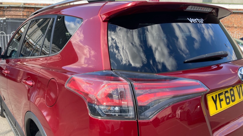 Toyota RAV4 2.5 VVT-i Hybrid Design TSS 5dr CVT Hybrid Estate - Image 21