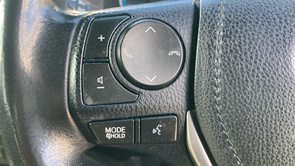 Toyota RAV4 2.5 VVT-i Hybrid Design TSS 5dr CVT Hybrid Estate - Image 34