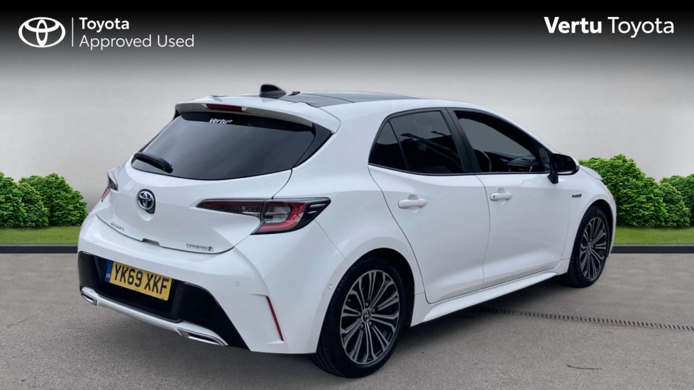 Toyota Corolla 2.0 VVT-i Hybrid Design 5dr CVT Hybrid Hatchback - Image 2