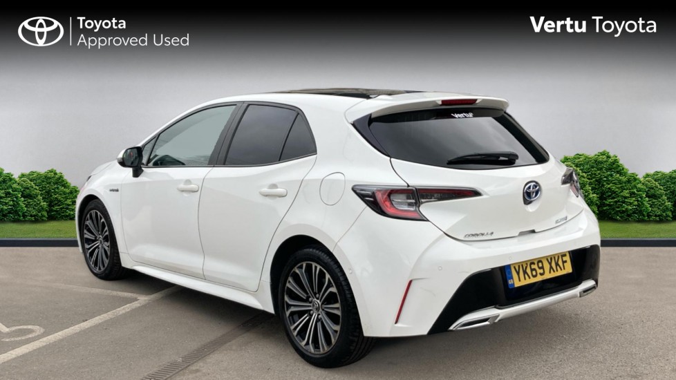 Toyota Corolla 2.0 VVT-i Hybrid Design 5dr CVT Hybrid Hatchback - Image 4
