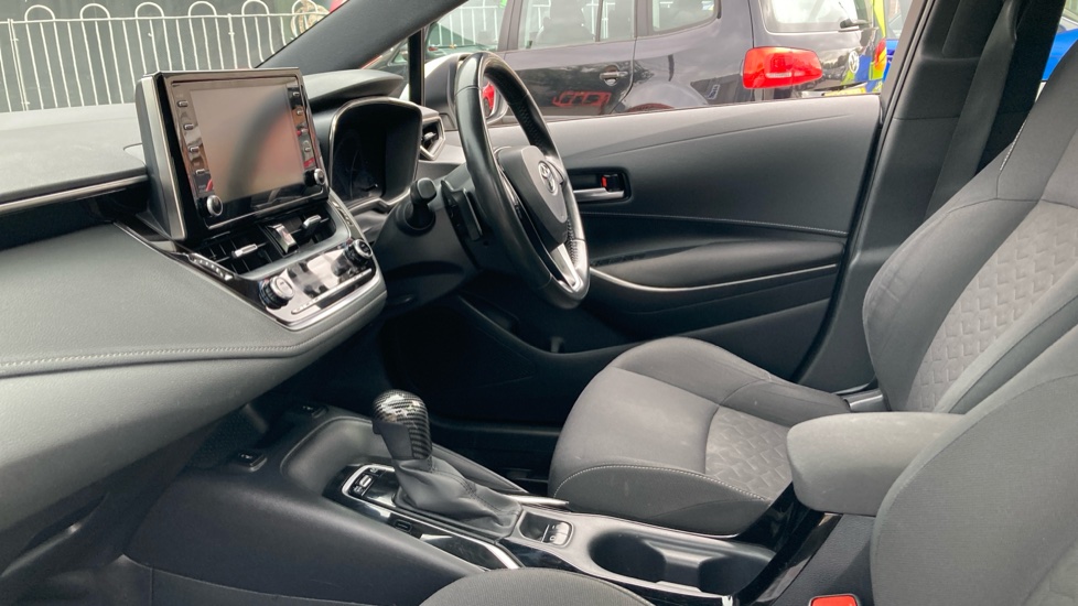 Toyota Corolla 2.0 VVT-i Hybrid Design 5dr CVT Hybrid Hatchback - Image 5