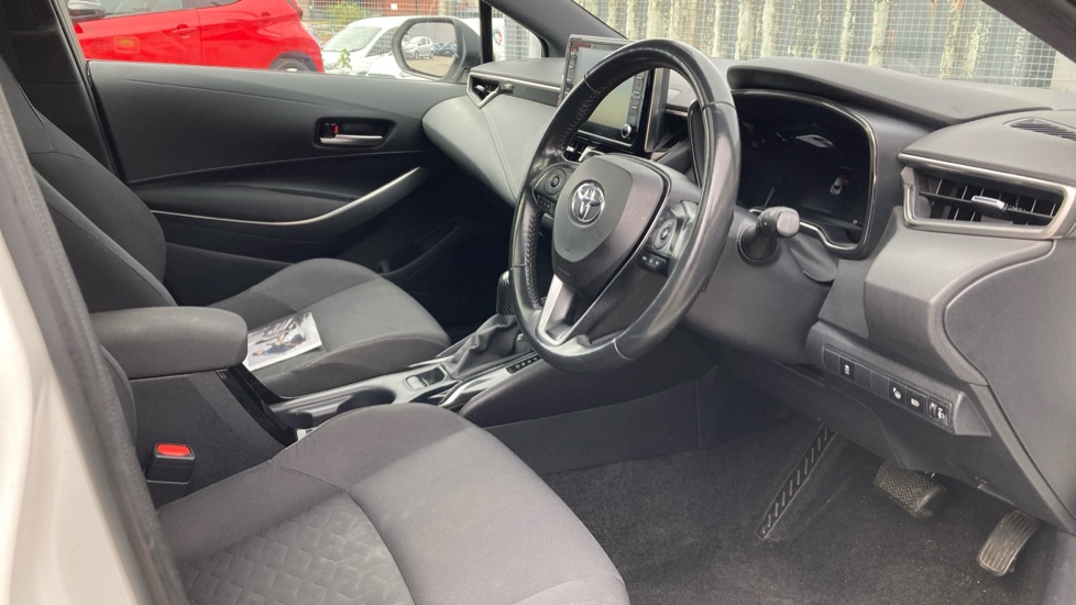 Toyota Corolla 2.0 VVT-i Hybrid Design 5dr CVT Hybrid Hatchback - Image 12