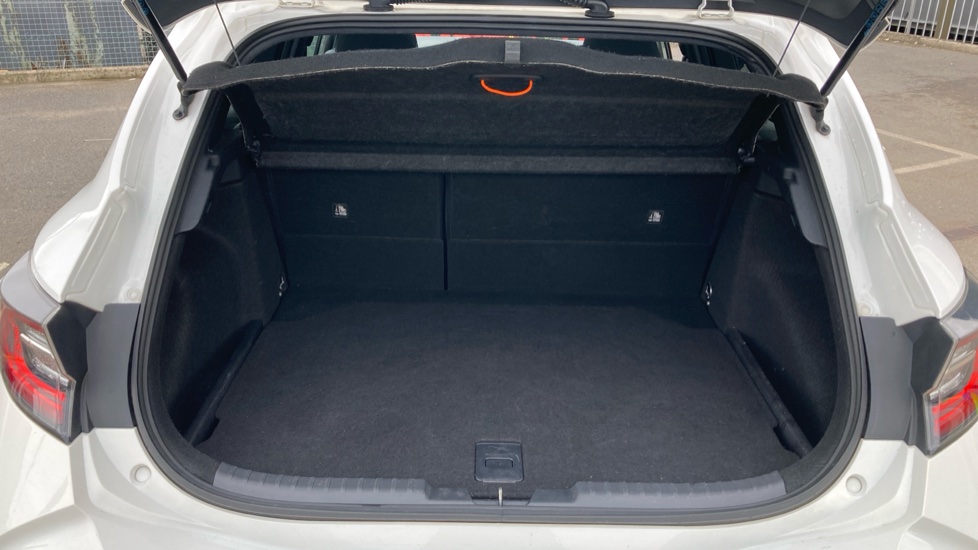 Toyota Corolla 2.0 VVT-i Hybrid Design 5dr CVT Hybrid Hatchback - Image 13