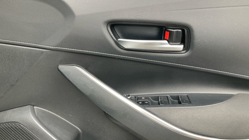 Toyota Corolla 2.0 VVT-i Hybrid Design 5dr CVT Hybrid Hatchback - Image 20