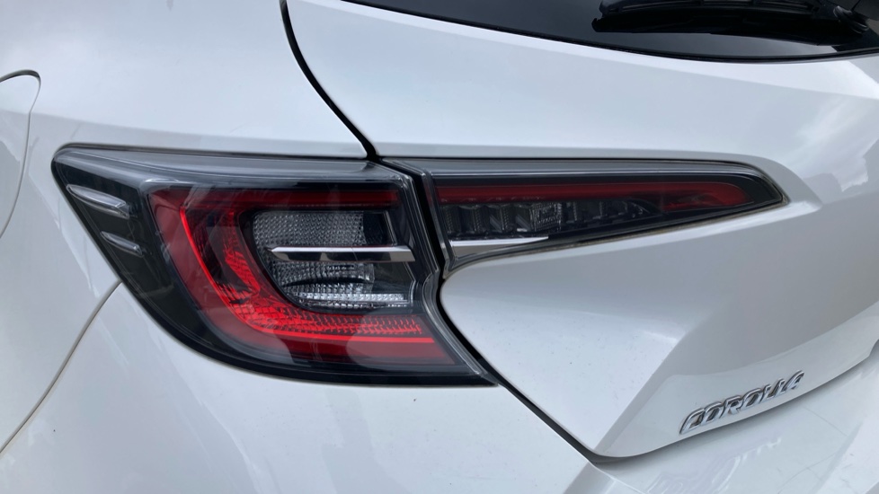 Toyota Corolla 2.0 VVT-i Hybrid Design 5dr CVT Hybrid Hatchback - Image 21