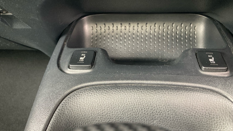 Toyota Corolla 2.0 VVT-i Hybrid Design 5dr CVT Hybrid Hatchback - Image 33