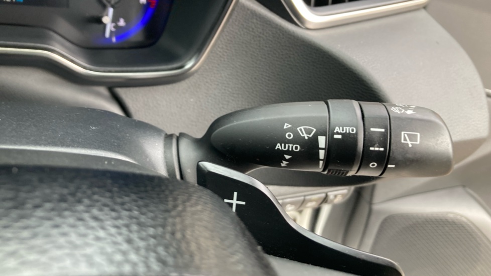 Toyota Corolla 2.0 VVT-i Hybrid Design 5dr CVT Hybrid Hatchback - Image 34
