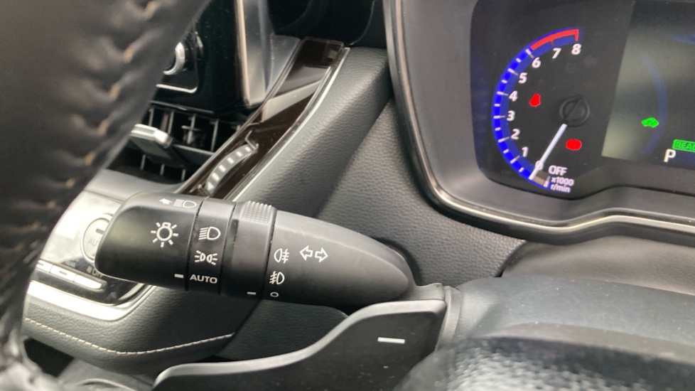 Toyota Corolla 2.0 VVT-i Hybrid Design 5dr CVT Hybrid Hatchback - Image 35