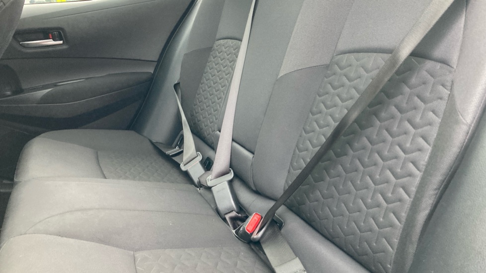 Toyota Corolla 2.0 VVT-i Hybrid Design 5dr CVT Hybrid Hatchback - Image 41