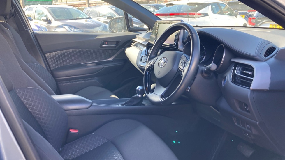 Toyota C-HR 1.8 Hybrid Icon 5dr CVT Hybrid Hatchback - Image 12