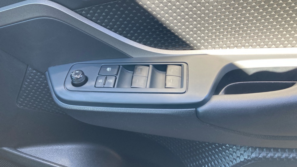 Toyota C-HR 1.8 Hybrid Icon 5dr CVT Hybrid Hatchback - Image 20