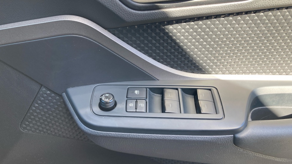 Toyota C-HR 1.8 Hybrid Icon 5dr CVT Hybrid Hatchback - Image 30